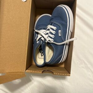 Never worn. Toddler outgrew them immediately😂

Unisex 8.5 c